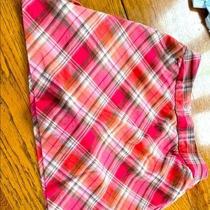 IZOD skort. Pink, white,tan plaid. Side zipper pocket. Size 6